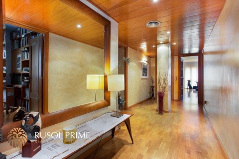 Apartment for sale in Barcelona, Spain 5 bedrooms, 185 sq.m. No. 8987 - photo 14