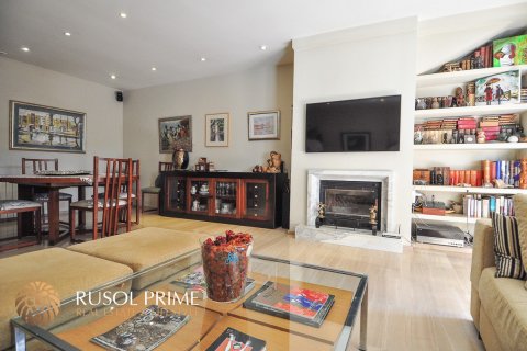 Townhouse for sale in Gava, Barcelona, Spain 4 bedrooms, 290 sq.m. No. 8743 - photo 15
