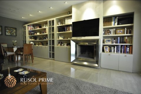 Townhouse for sale in Gava, Barcelona, Spain 5 bedrooms, 292 sq.m. No. 8723 - photo 2