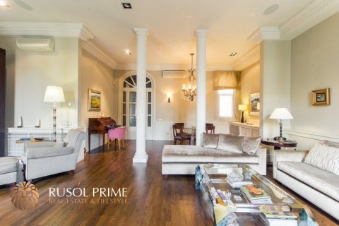 Apartment for sale in Barcelona, Spain 3 bedrooms, 200 sq.m. No. 8976 - photo 4