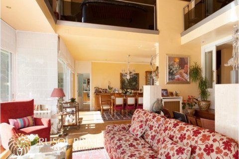Villa for sale in Caldes d'Estrac, Barcelona, Spain 5 bedrooms, 360 sq.m. No. 8816 - photo 10