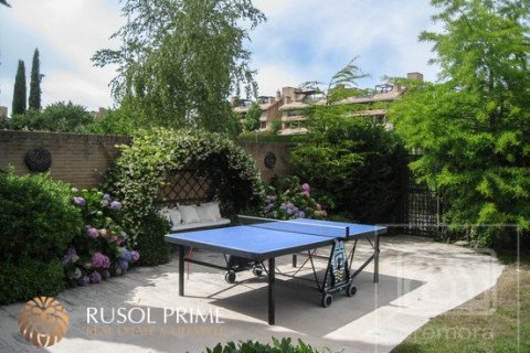 Apartment for sale in Madrid, Spain 7 bedrooms, 550 sq.m. No. 8926 - photo 5