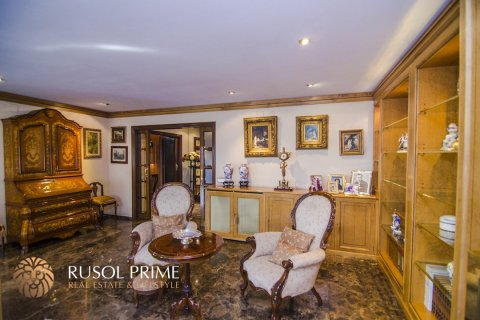 Apartment for sale in Barcelona, Spain 5 bedrooms, 319 sq.m. No. 8693 - photo 5