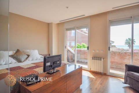 Townhouse for sale in Gava, Barcelona, Spain 4 bedrooms, 292 sq.m. No. 8860 - photo 9