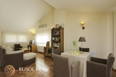 Townhouse for sale in Castelldefels, Barcelona, Spain 5 bedrooms, 356 sq.m. No. 8750 - photo 3
