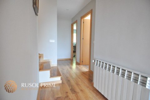 Townhouse for sale in Gava, Barcelona, Spain 4 bedrooms, 292 sq.m. No. 8860 - photo 17