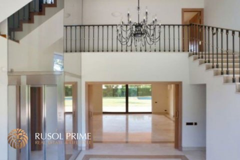 Villa for sale in Gava, Barcelona, Spain 7 bedrooms, 832 sq.m. No. 8554 - photo 17