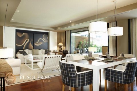 Apartment for sale in Barcelona, Spain 4 bedrooms, 148 sq.m. No. 8851 - photo 4