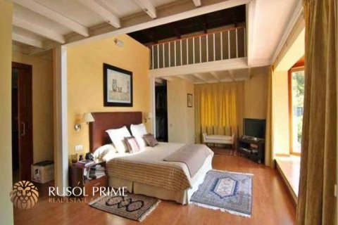 Villa for sale in Castelldefels, Barcelona, Spain 6 bedrooms, 580 sq.m. No. 8837 - photo 1