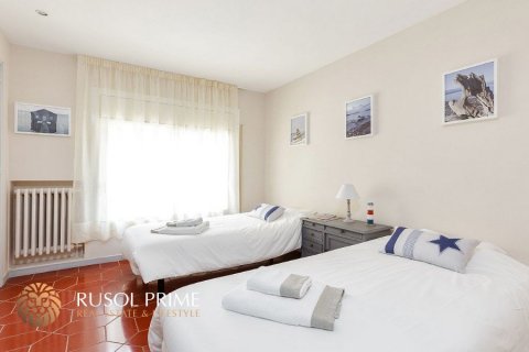 Villa for sale in Cabrils, Barcelona, Spain 6 bedrooms, 690 sq.m. No. 8841 - photo 18