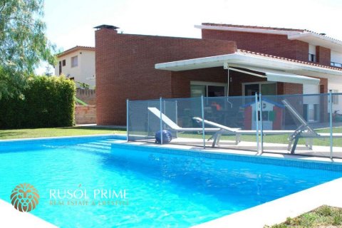 Villa for sale in Alella, Barcelona, Spain 4 bedrooms, 307 sq.m. No. 8747 - photo 15