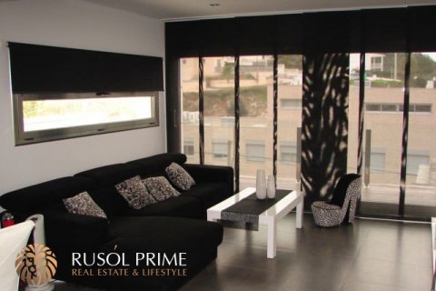 Villa for sale in Sitges, Barcelona, Spain 3 bedrooms, 250 sq.m. No. 8786 - photo 1