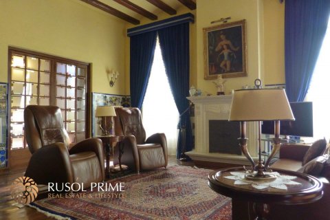Hotel for sale in Barcelona, Spain 16 bedrooms, 2500 sq.m. No. 8884 - photo 20