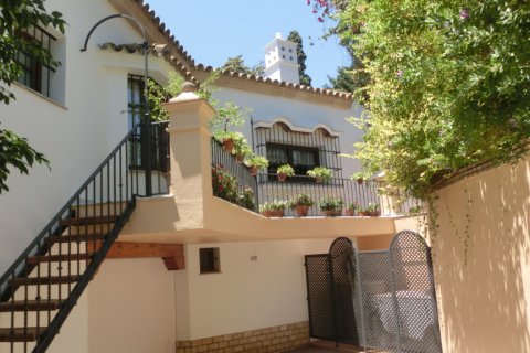 Villa for sale in El Puerto de Santa Maria, Cadiz, Spain 6 bedrooms, 661 sq.m. No. 3194 - photo 4
