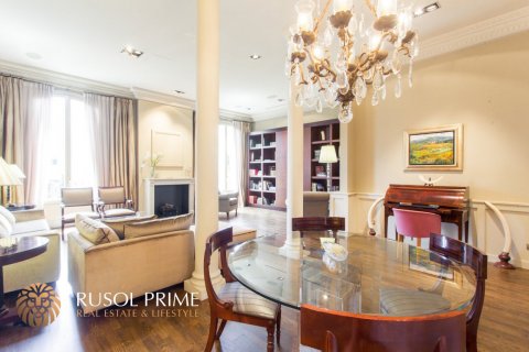 Apartment for sale in Barcelona, Spain 3 bedrooms, 200 sq.m. No. 8976 - photo 8