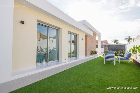 Villa for sale in Torrevieja, Alicante, Spain 3 bedrooms, 94 sq.m. No. 9129 - photo 5