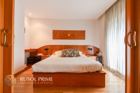 Townhouse for sale in Gava, Barcelona, Spain 4 bedrooms, 292 sq.m. No. 8949 - photo 13