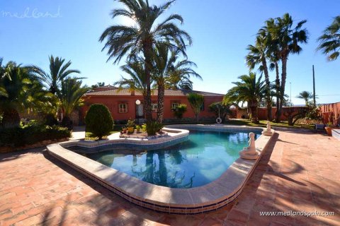 Villa for sale in Torrevieja, Alicante, Spain 6 bedrooms, 558 sq.m. No. 9383 - photo 6