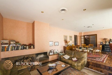 Villa for sale in Sant Andreu de Llavaneres, Barcelona, Spain 4 bedrooms, 400 sq.m. No. 8782 - photo 2