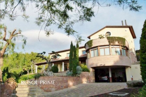 Villa for sale in Castelldefels, Barcelona, Spain 6 bedrooms, 580 sq.m. No. 8837 - photo 16