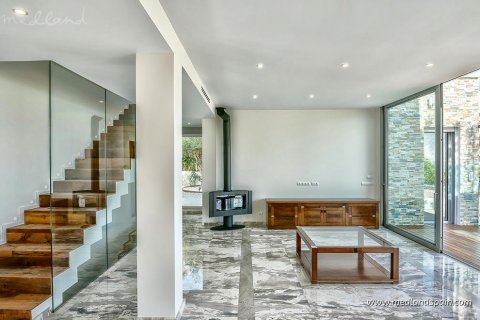 Villa for sale in Calpe, Alicante, Spain 3 bedrooms, 600 sq.m. No. 9404 - photo 3