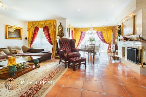 Townhouse for sale in Castelldefels, Barcelona, Spain 4 bedrooms, 500 sq.m. No. 8978 - photo 10