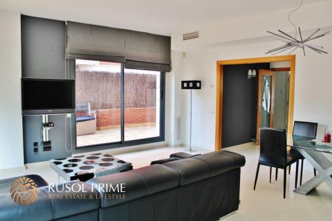 Townhouse for sale in Gava, Barcelona, Spain 3 bedrooms, 240 sq.m. No. 8680 - photo 4