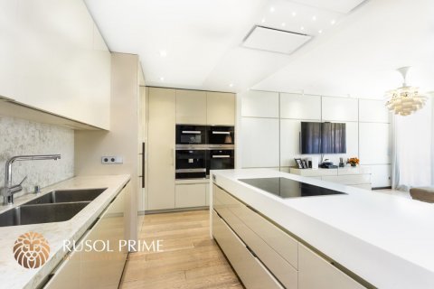 Apartment for sale in Barcelona, Spain 4 bedrooms, 325 sq.m. No. 8979 - photo 6