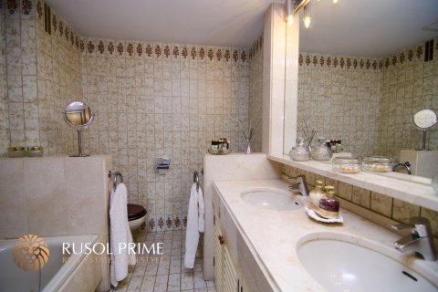 Apartment for sale in Barcelona, Spain 5 bedrooms, 319 sq.m. No. 8693 - photo 13