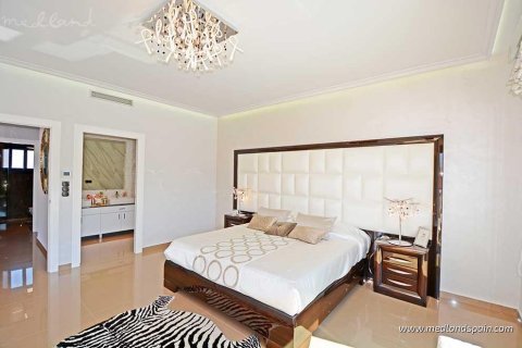 Villa for sale in Campoamor, Alicante, Spain 4 bedrooms, 154 sq.m. No. 9713 - photo 8