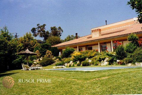 Villa for sale in Cabrils, Barcelona, Spain 6 bedrooms, 700 sq.m. No. 8821 - photo 1