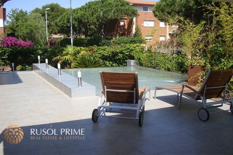 Townhouse for sale in Gava, Barcelona, Spain 4 bedrooms, 350 sq.m. No. 8858 - photo 3