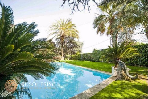 Villa for sale in Cabrils, Barcelona, Spain 4 bedrooms, 400 sq.m. No. 8796 - photo 2