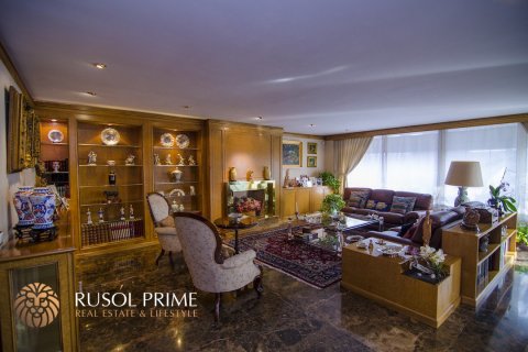 Apartment for sale in Barcelona, Spain 5 bedrooms, 319 sq.m. No. 8693 - photo 2