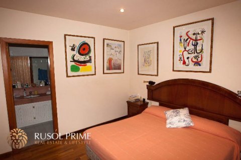 Villa for sale in Cabrils, Barcelona, Spain 6 bedrooms, 700 sq.m. No. 8821 - photo 3