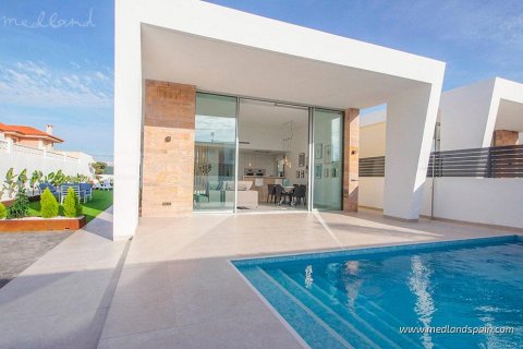 Villa for sale in Torrevieja, Alicante, Spain 3 bedrooms, 94 sq.m. No. 9129 - photo 1