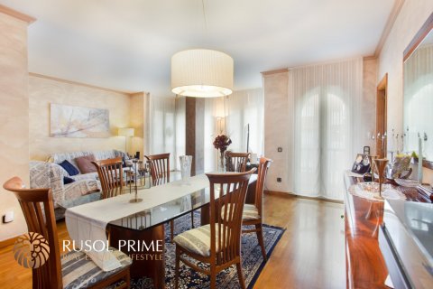 Apartment for sale in Barcelona, Spain 5 bedrooms, 185 sq.m. No. 8987 - photo 2