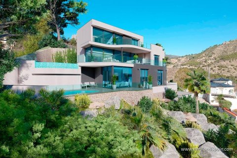 Villa for sale in Calpe, Alicante, Spain 6 bedrooms, 670 sq.m. No. 9398 - photo 1