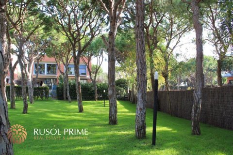 Townhouse for sale in Gava, Barcelona, Spain 3 bedrooms, 240 sq.m. No. 8680 - photo 2