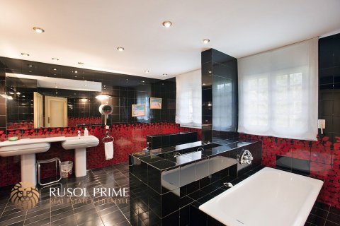 Villa for sale in Caldes d'Estrac, Barcelona, Spain 7 bedrooms, 608 sq.m. No. 8859 - photo 6