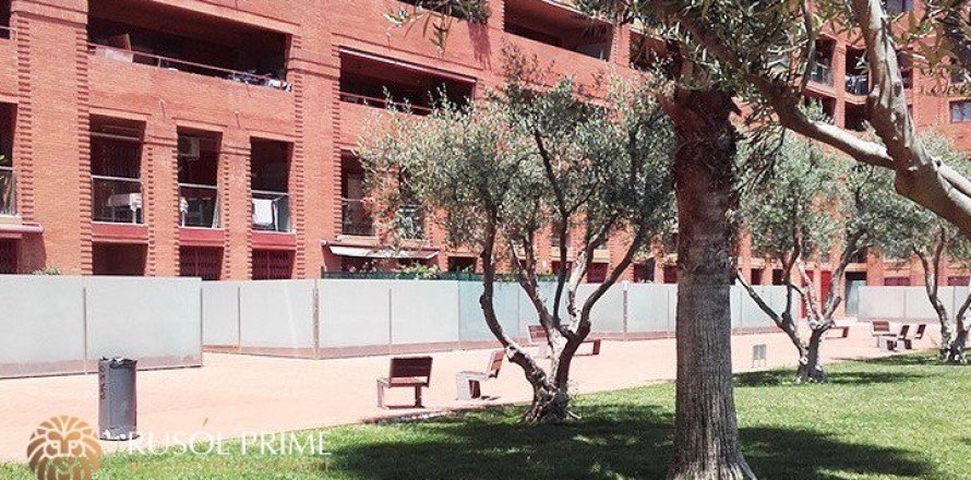 Apartment in Barcelona, Spain 2 bedrooms, 82 sq.m. No. 8681