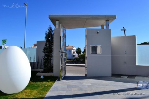 Villa for sale in Campoamor, Alicante, Spain 4 bedrooms, 193 sq.m. No. 9719 - photo 3