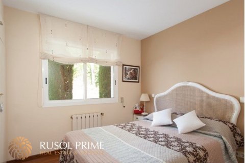 Villa for sale in Caldes d'Estrac, Barcelona, Spain 5 bedrooms, 360 sq.m. No. 8816 - photo 14