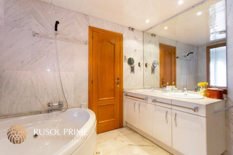 Apartment for sale in Barcelona, Spain 5 bedrooms, 185 sq.m. No. 8987 - photo 13