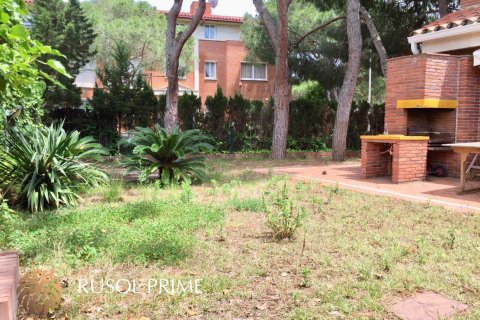 Townhouse for sale in Gava, Barcelona, Spain 3 bedrooms, 300 sq.m. No. 8988 - photo 5