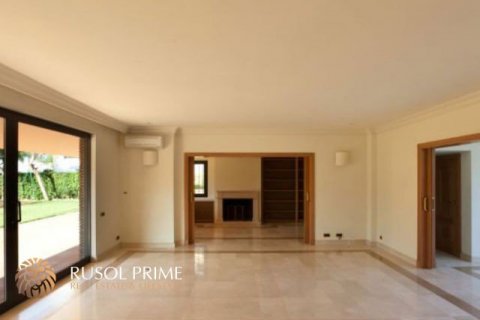 Villa for sale in Gava, Barcelona, Spain 7 bedrooms, 832 sq.m. No. 8554 - photo 19