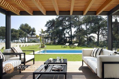 Villa for sale in Caldes d'Estrac, Barcelona, Spain 5 bedrooms, 182 sq.m. No. 8740 - photo 12