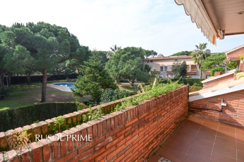 Townhouse for sale in Gava, Barcelona, Spain 4 bedrooms, 292 sq.m. No. 8949 - photo 5