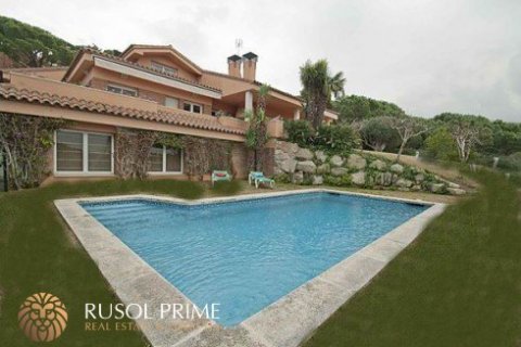 Villa for sale in Cabrils, Barcelona, Spain 5 bedrooms, 600 sq.m. No. 8724 - photo 9