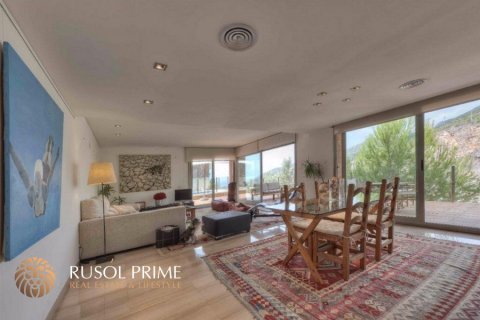 Villa for sale in Castelldefels, Barcelona, Spain 6 bedrooms, 446 sq.m. No. 8736 - photo 4
